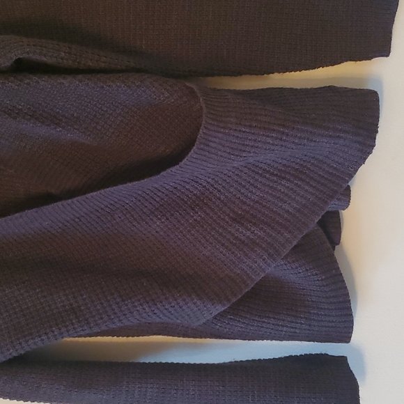 Open neck collar criss cross sweater - Picture 2 of 6